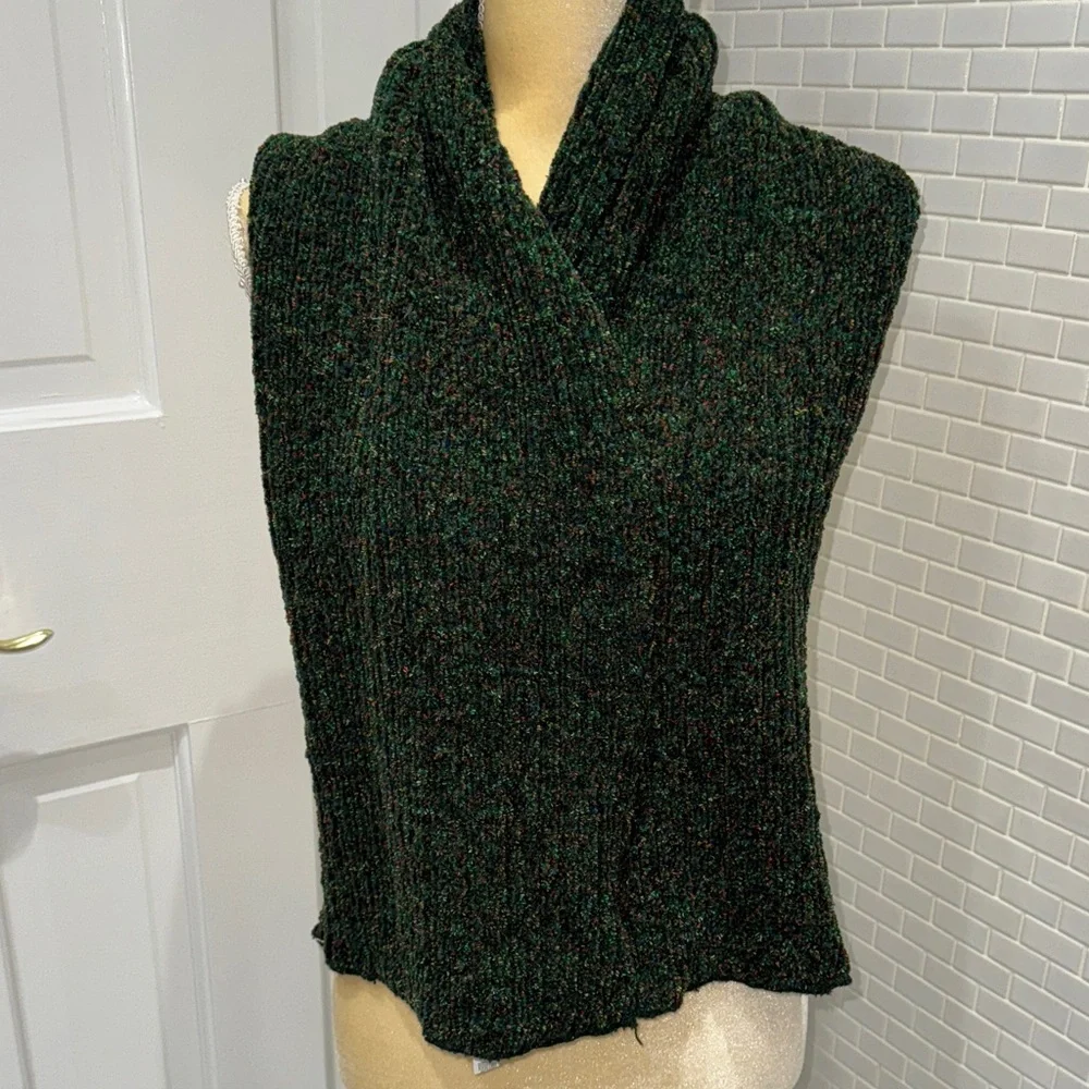 Women's multi Green chenille hand knit scarf. Stunning colors ! 12” by50”. - Picture 3 of 5